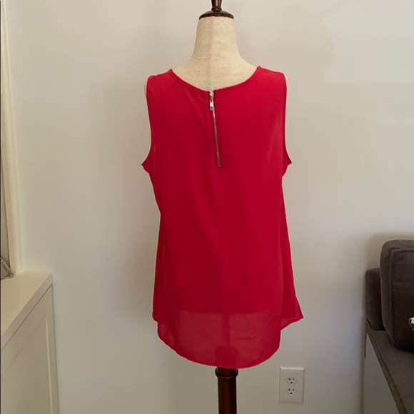 Rose & Olive fuchsia sleeveless top. Size M - Picture 3 of 4